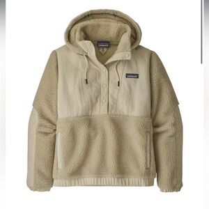 Patagonia pullover jacket in light beige